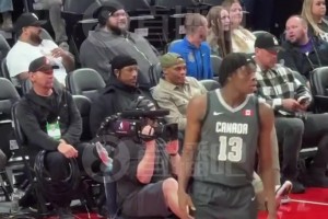 顺路看看☺️威少和德罗赞观战耐克篮球峰会~明天战开拓者~